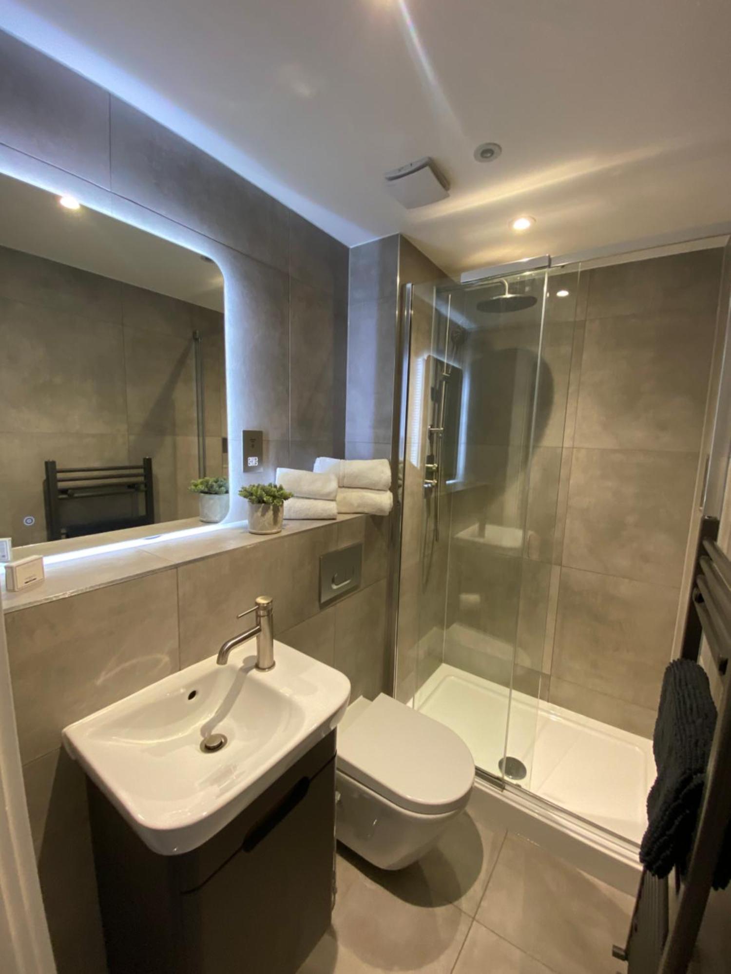 Luxury York Apartment, Free Parking & Free Gym Exterior photo